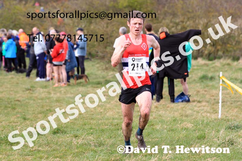 Men 35 to 60 in the 2023 BMAF Cross Country Champs., Wallsend. Photo: David T. Hewitson/Sports for All Pics